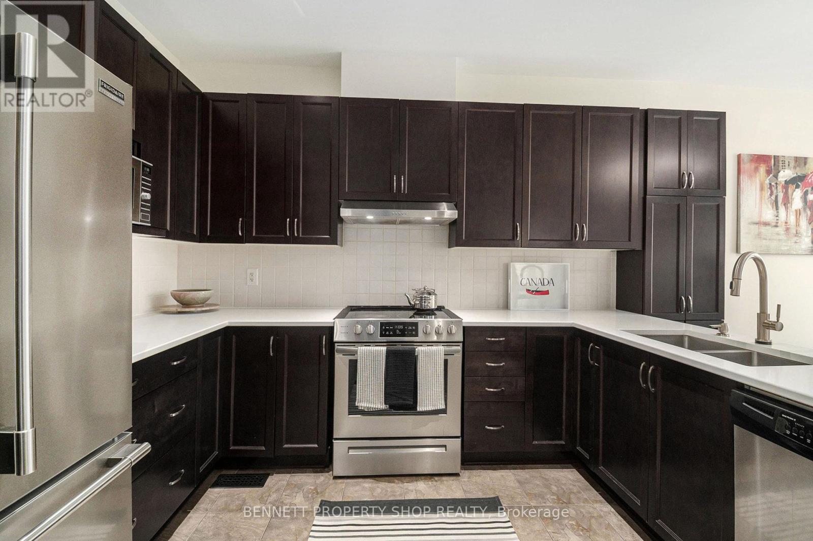 Photo 6 of 295 Harthill Way, Ottawa ON