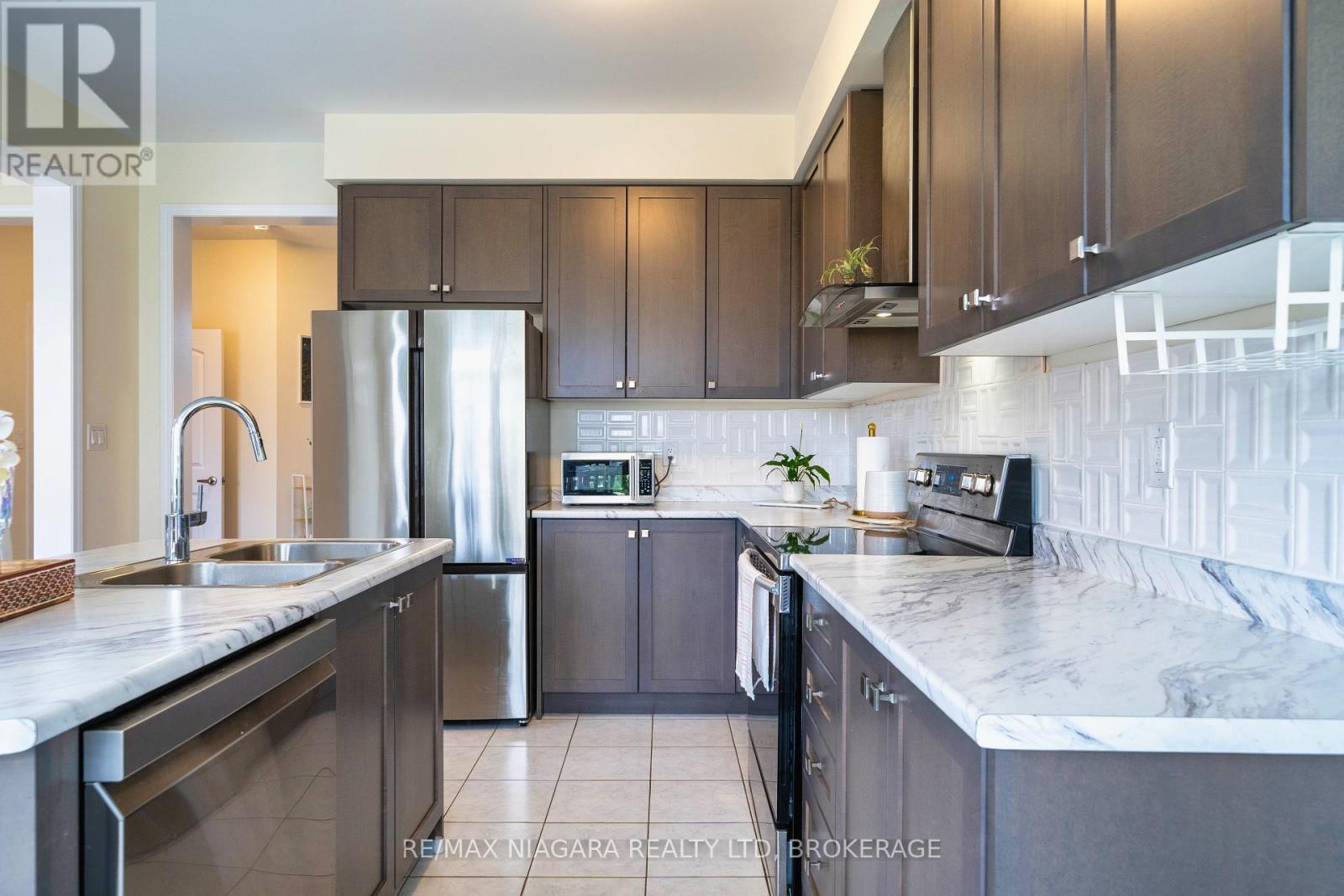 Photo 40 of 5 Steven Drive, Thorold ON
