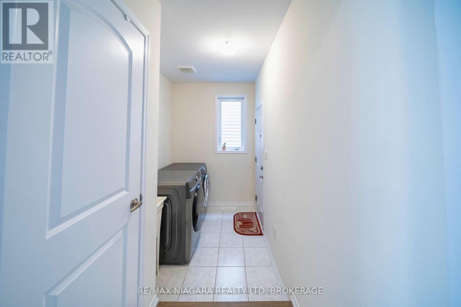 Photo 14 of 5 Steven Drive, Thorold ON