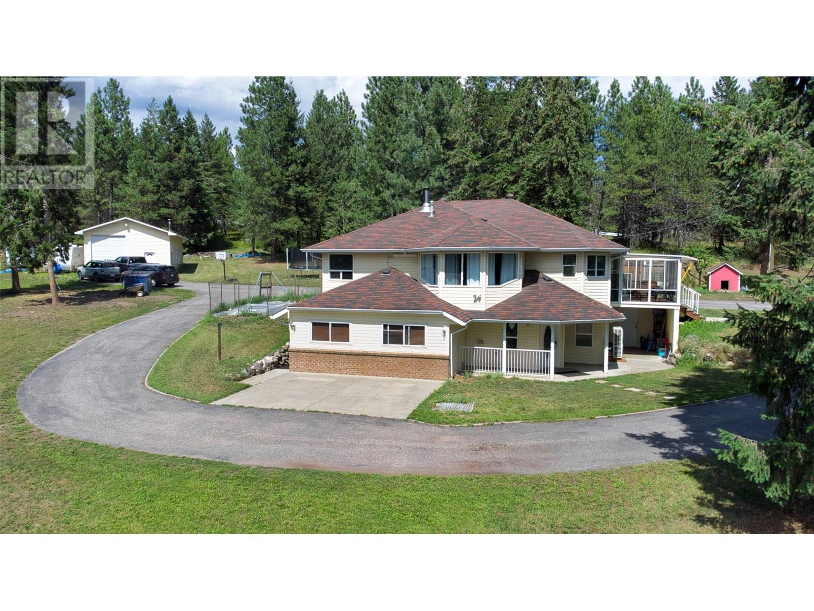 90 McInnes Road, Lumby