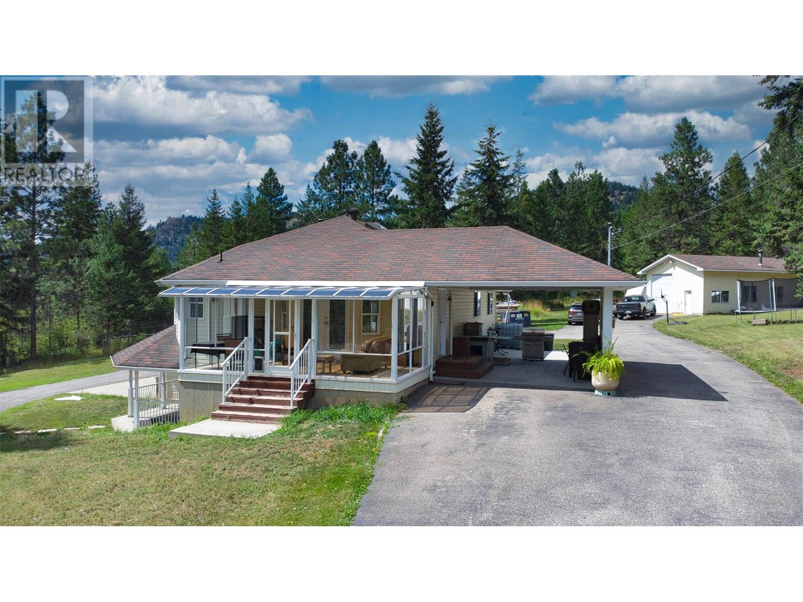 90 McInnes Road, Lumby