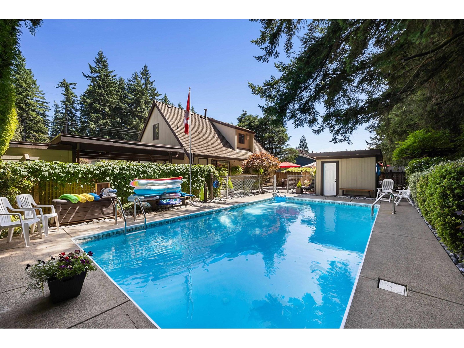 Photo 3 of 3279 Chestnut Street, Abbotsford BC