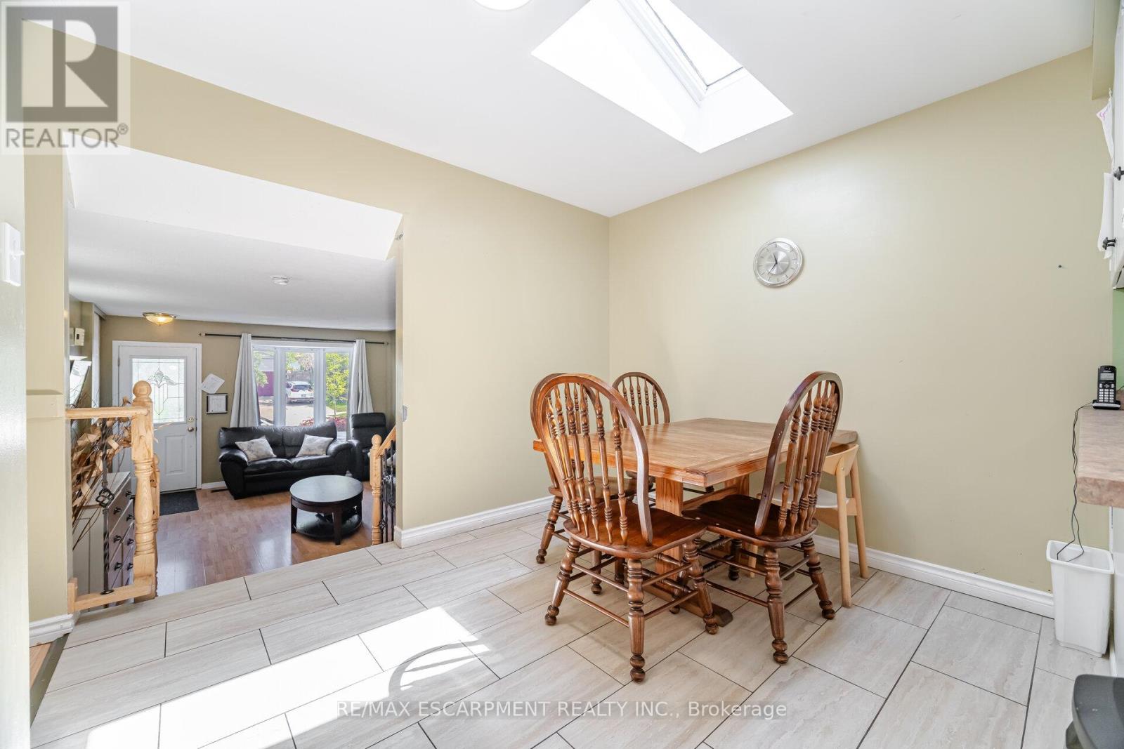 Photo 15 of 178 Athenia Drive, Hamilton ON