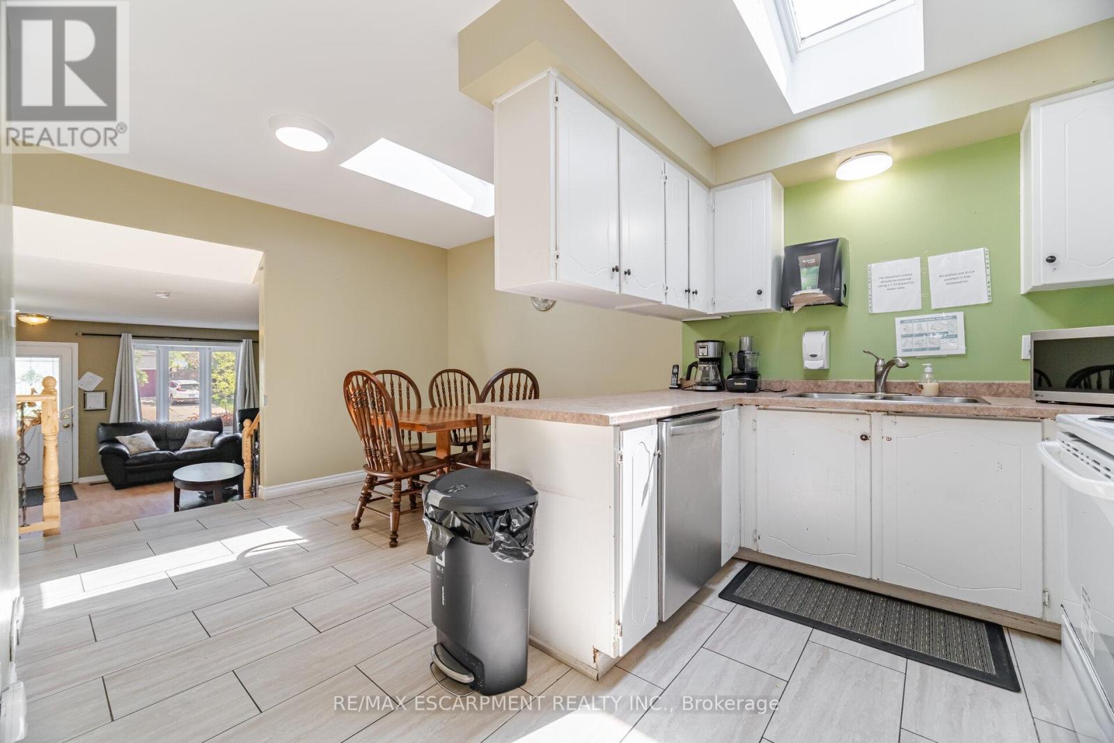 Photo 18 of 178 Athenia Drive, Hamilton ON