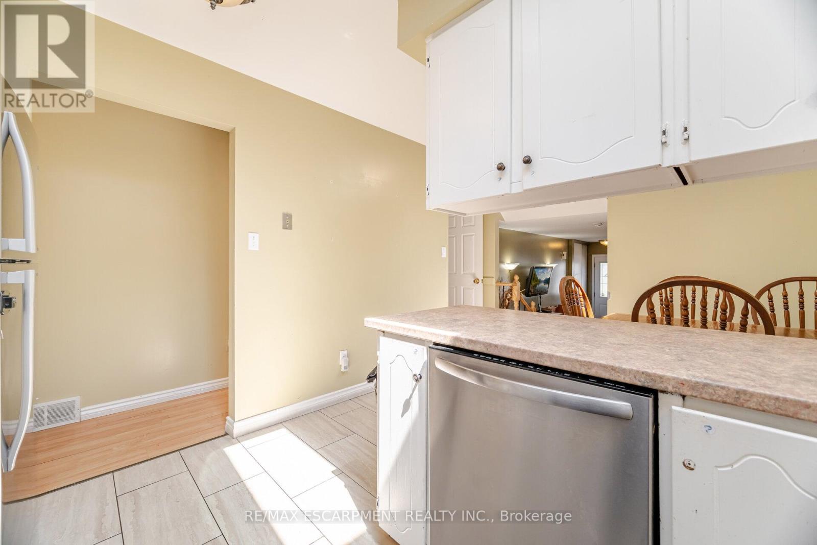 Photo 21 of 178 Athenia Drive, Hamilton ON