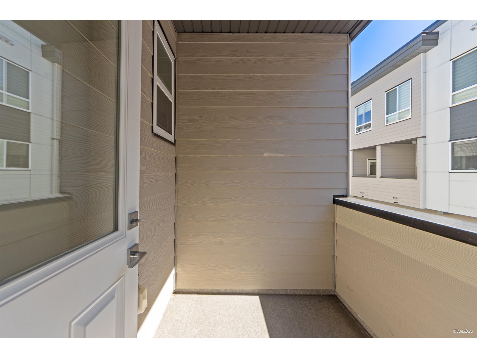 Photo 11 of 23 1670 160 Street, Surrey BC