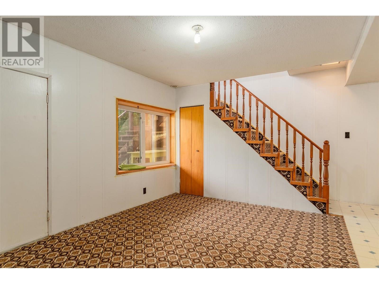 Photo 10 of 1518 Slocan Street, Nelson BC