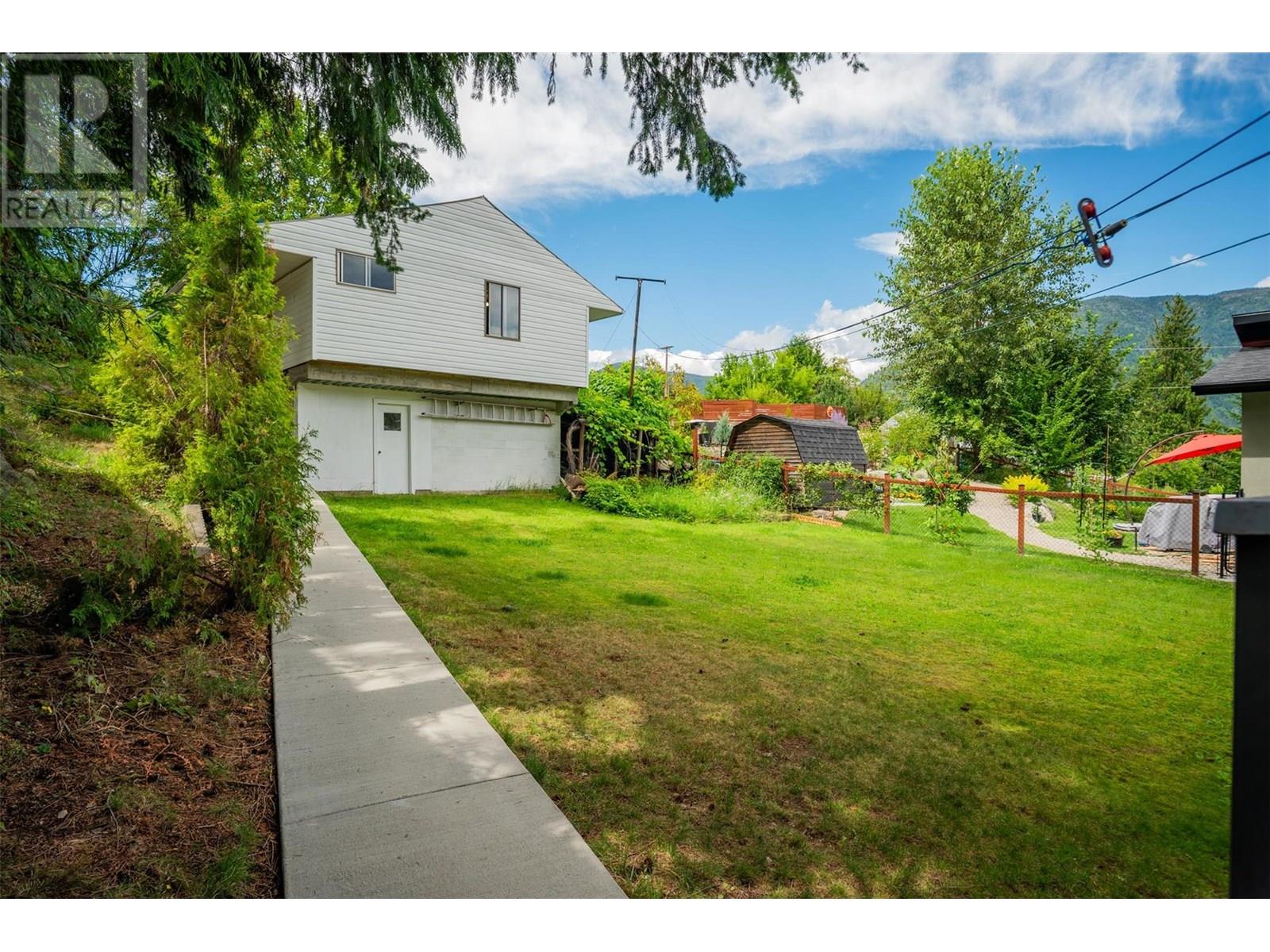 Photo 17 of 1518 Slocan Street, Nelson BC