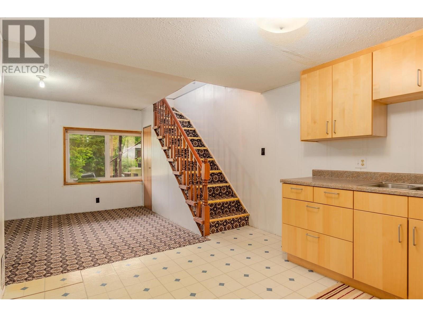 Photo 18 of 1518 Slocan Street, Nelson BC
