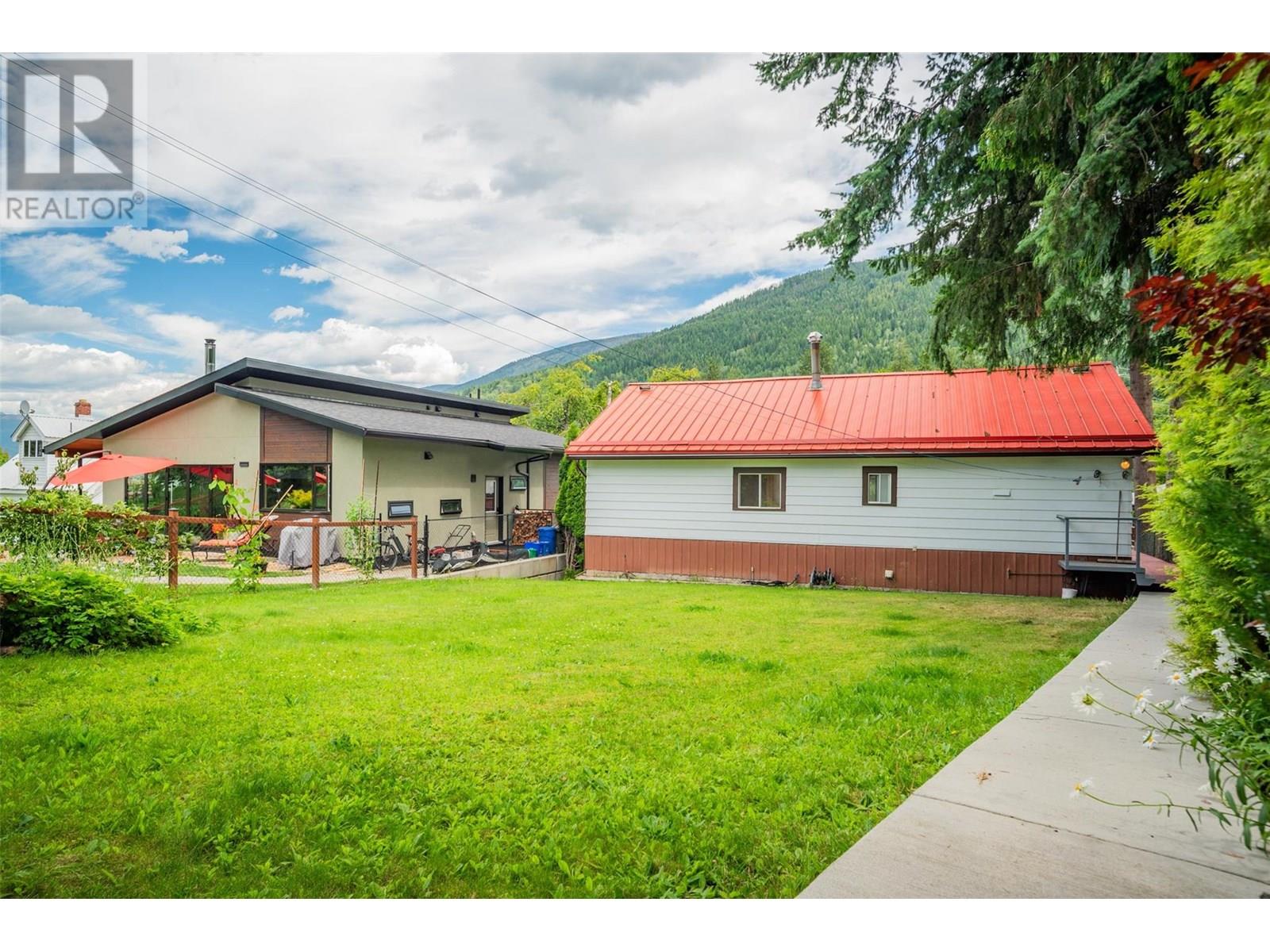 Photo 36 of 1518 Slocan Street, Nelson BC
