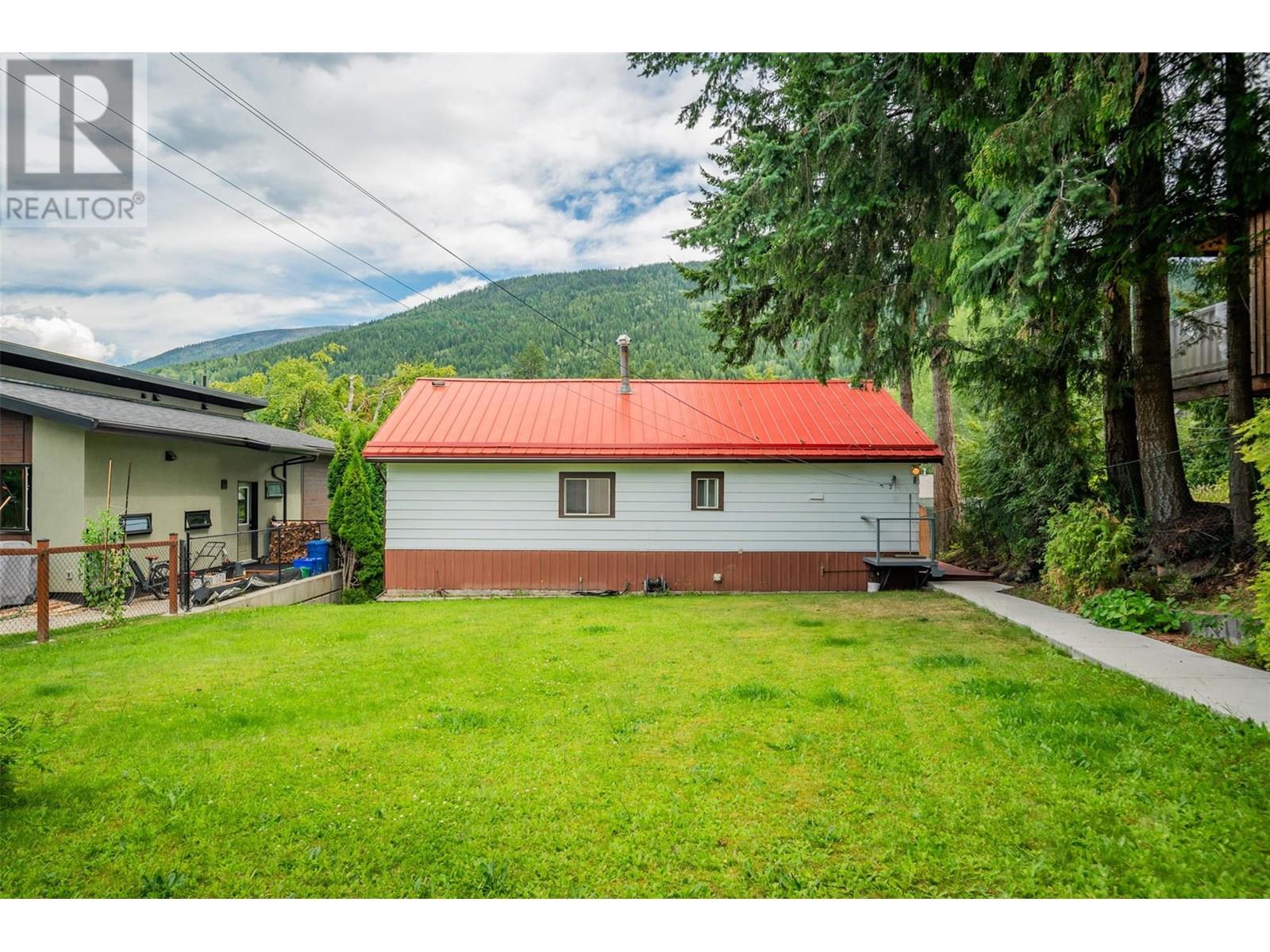 Photo 45 of 1518 Slocan Street, Nelson BC
