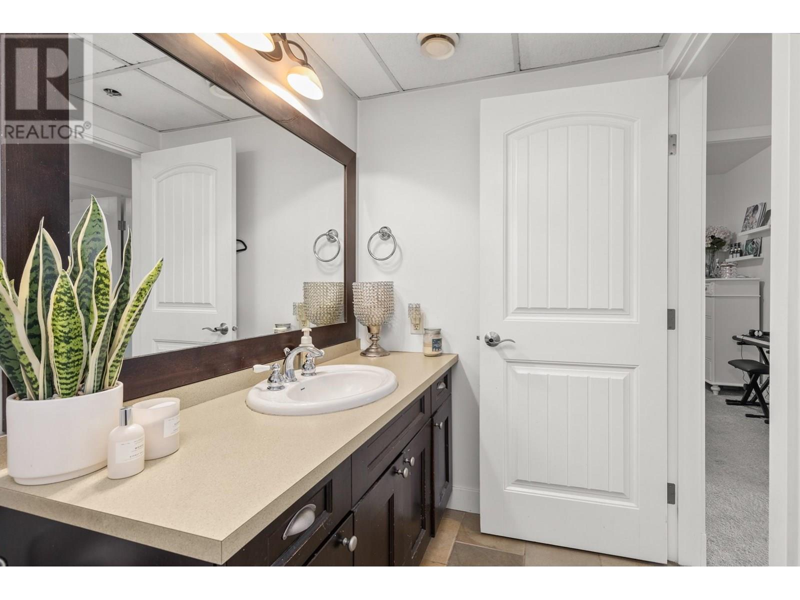 2204 4042 Pritchard Drive North, West Kelowna