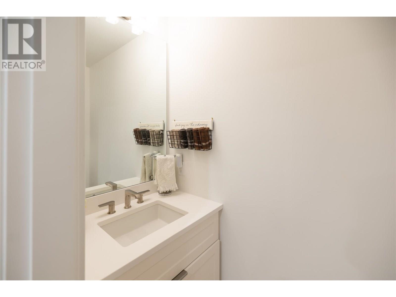 3307 3000 Ariva Drive, Kelowna