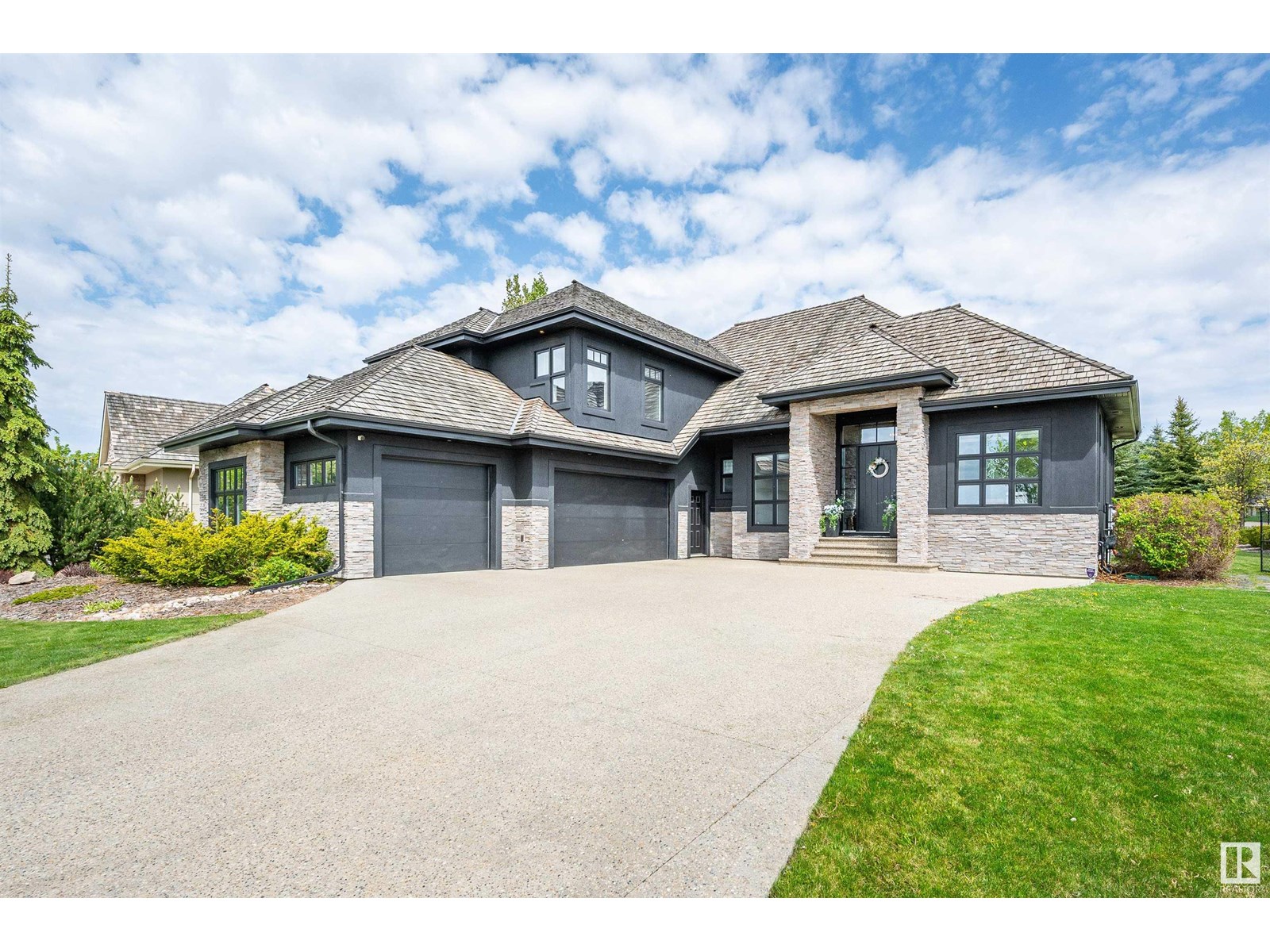 Photo 1 of 111 Pinnacle Tc, Rural Sturgeon County AB