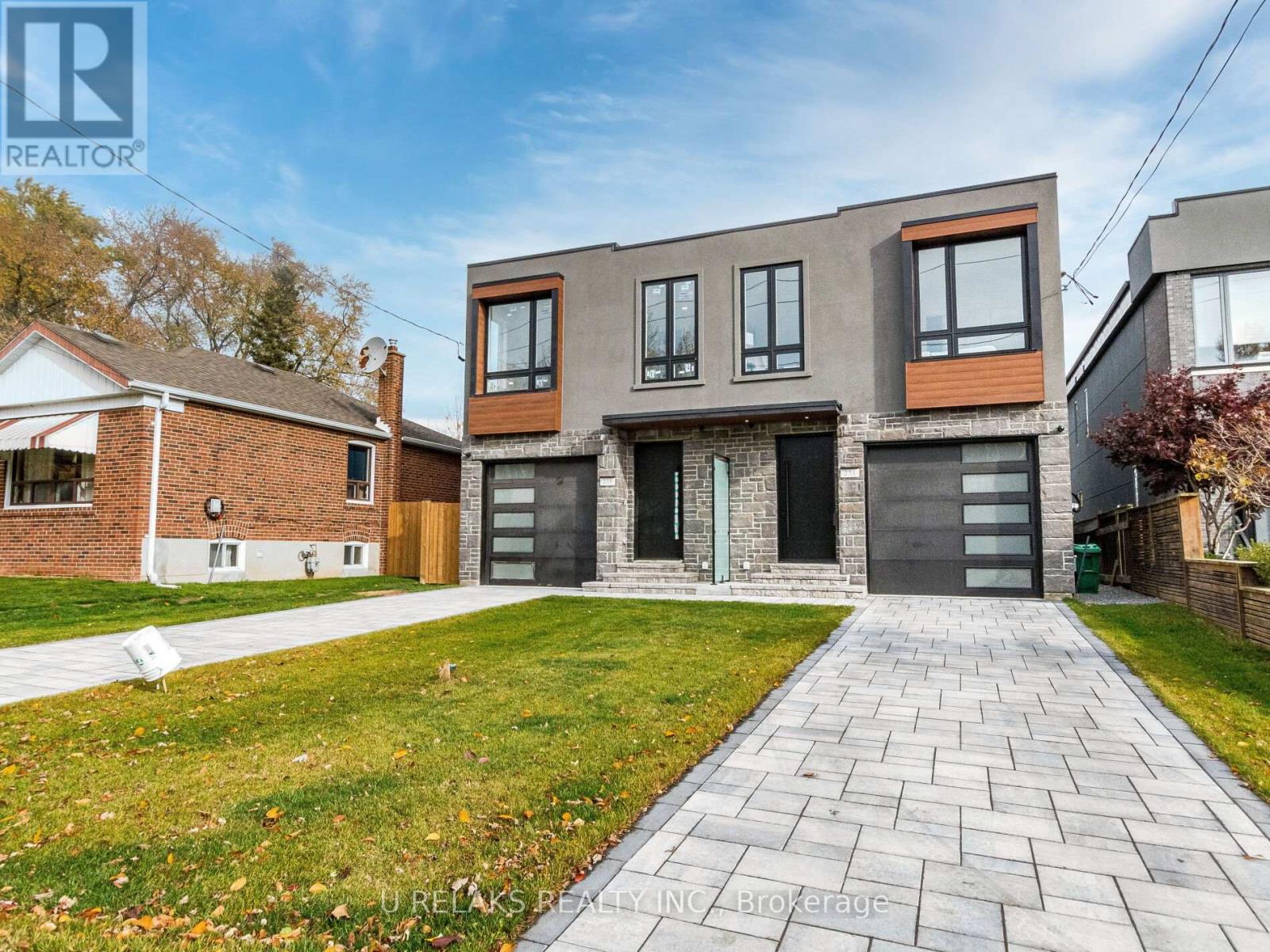 Photo 26 of 23 A Maple Avenue N, Mississauga ON