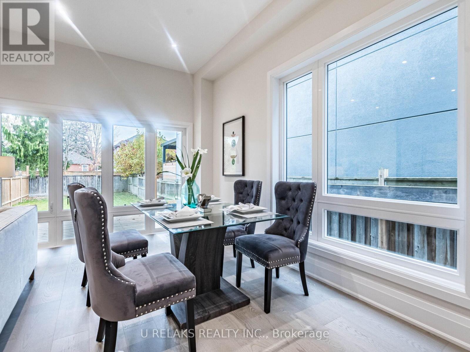 Photo 48 of 23 A Maple Avenue N, Mississauga ON