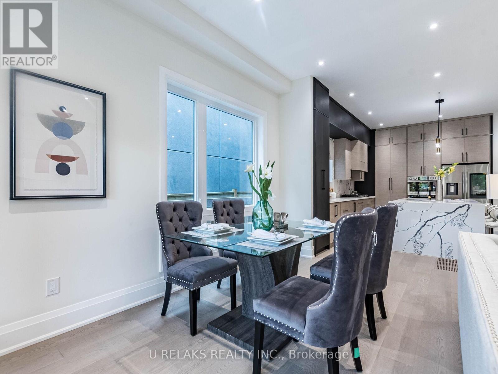 Photo 31 of 23 A Maple Avenue N, Mississauga ON