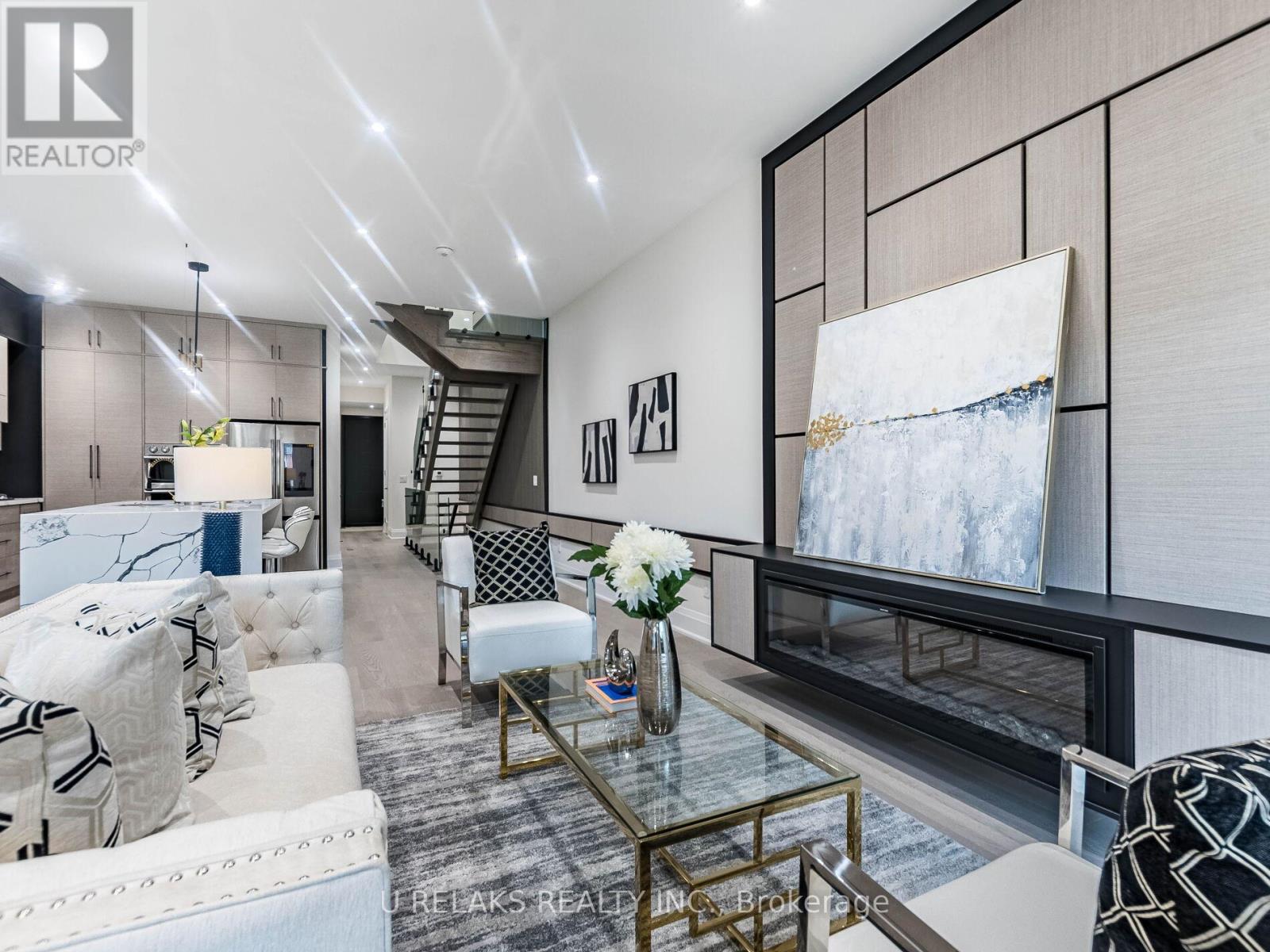 Photo 50 of 23 A Maple Avenue N, Mississauga ON