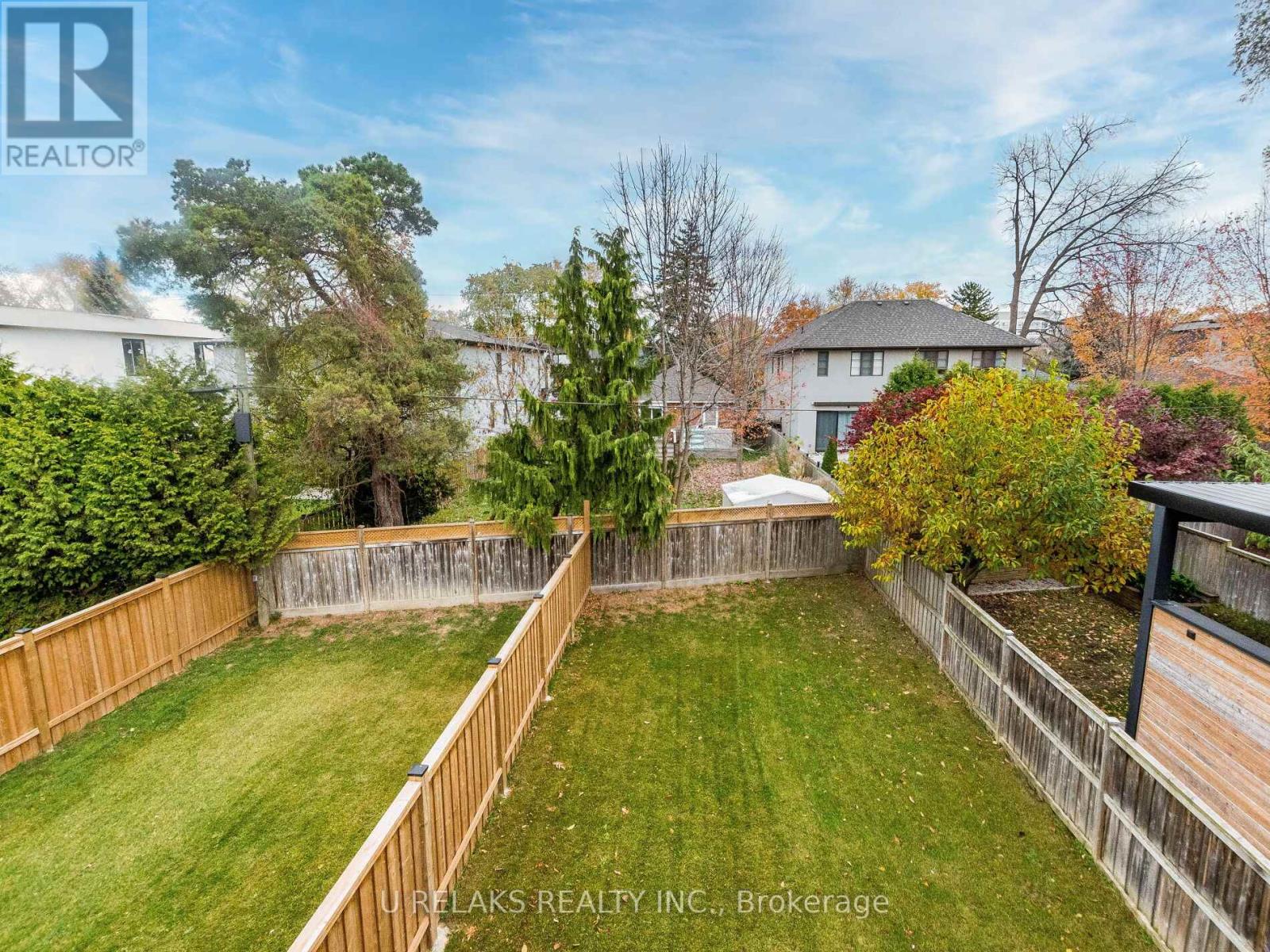 Photo 6 of 23 A Maple Avenue N, Mississauga ON