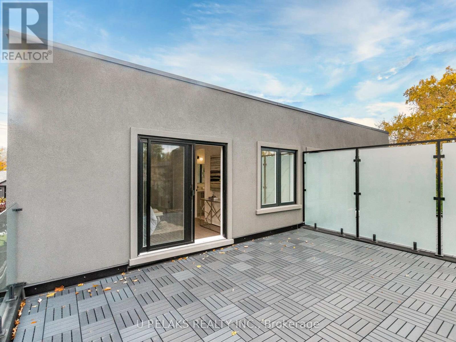 Photo 38 of 23 A Maple Avenue N, Mississauga ON