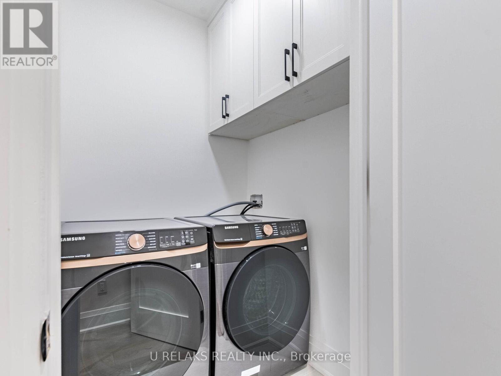 Photo 42 of 23 A Maple Avenue N, Mississauga ON