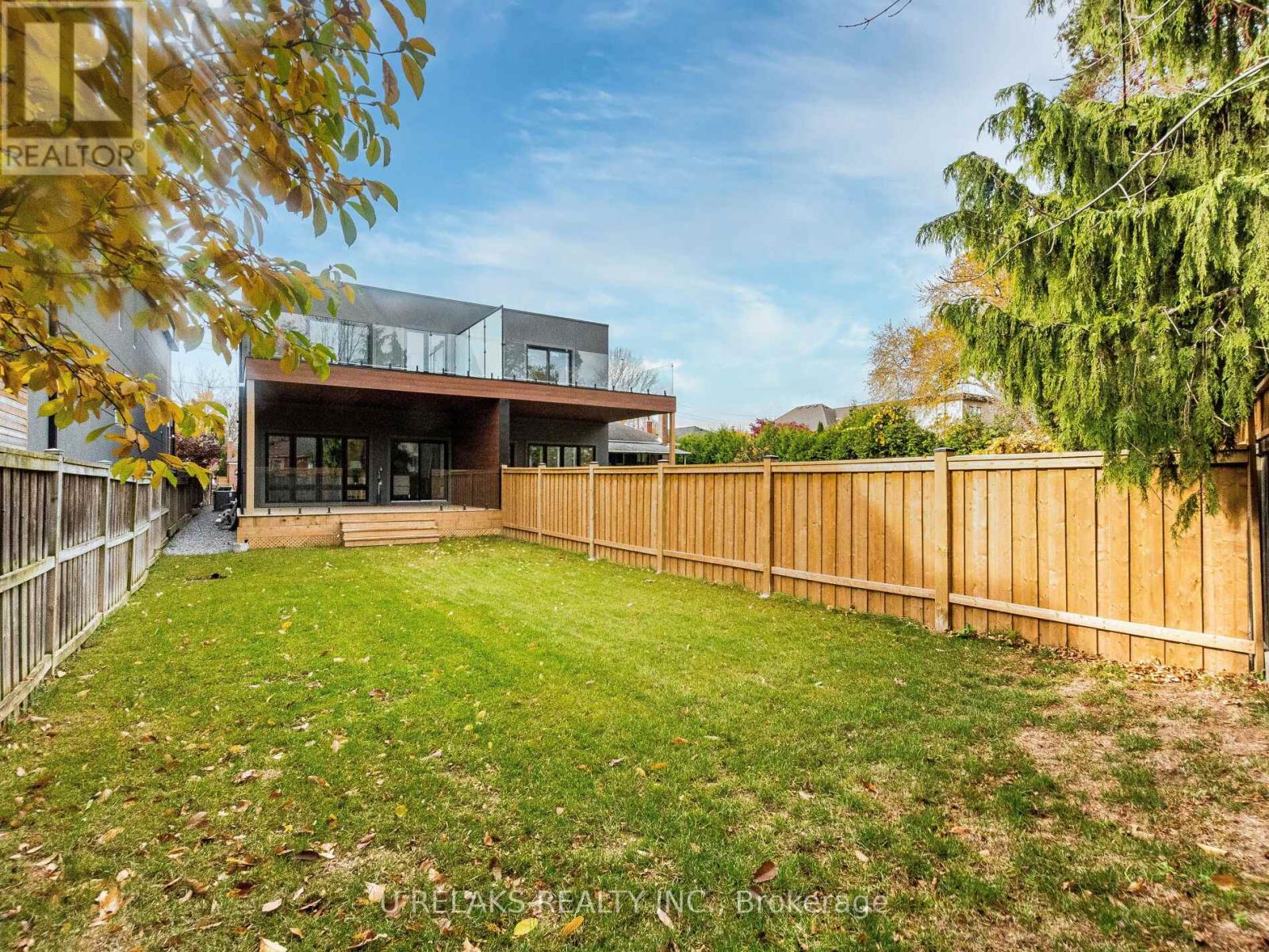Photo 47 of 23 A Maple Avenue N, Mississauga ON