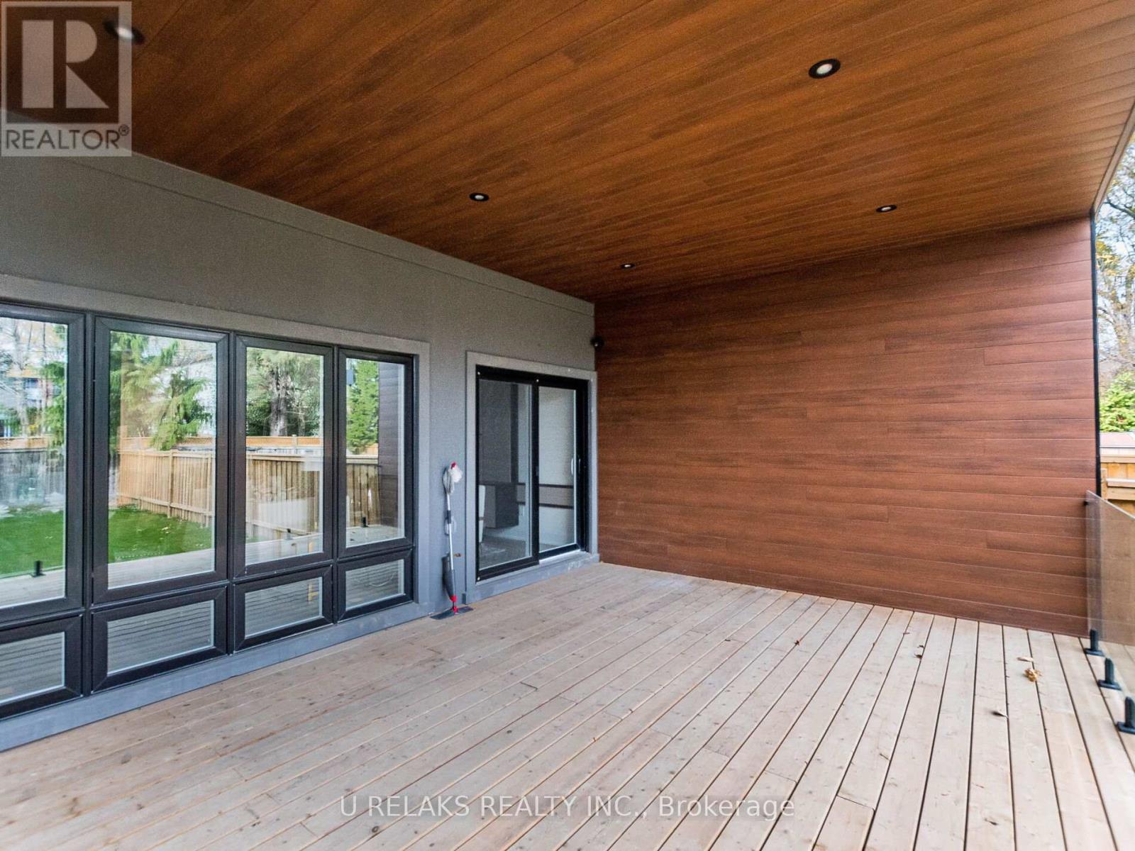 Photo 13 of 23 A Maple Avenue N, Mississauga ON