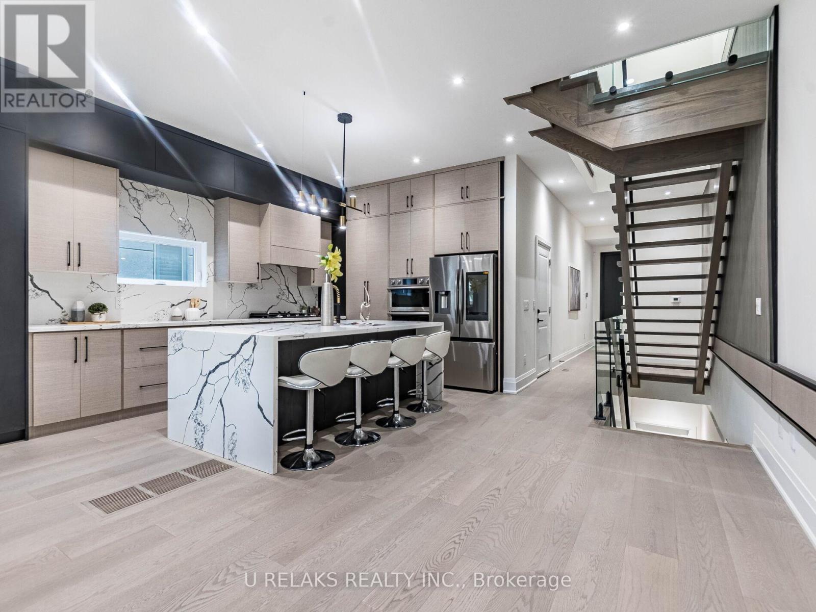 Photo 43 of 23 A Maple Avenue N, Mississauga ON