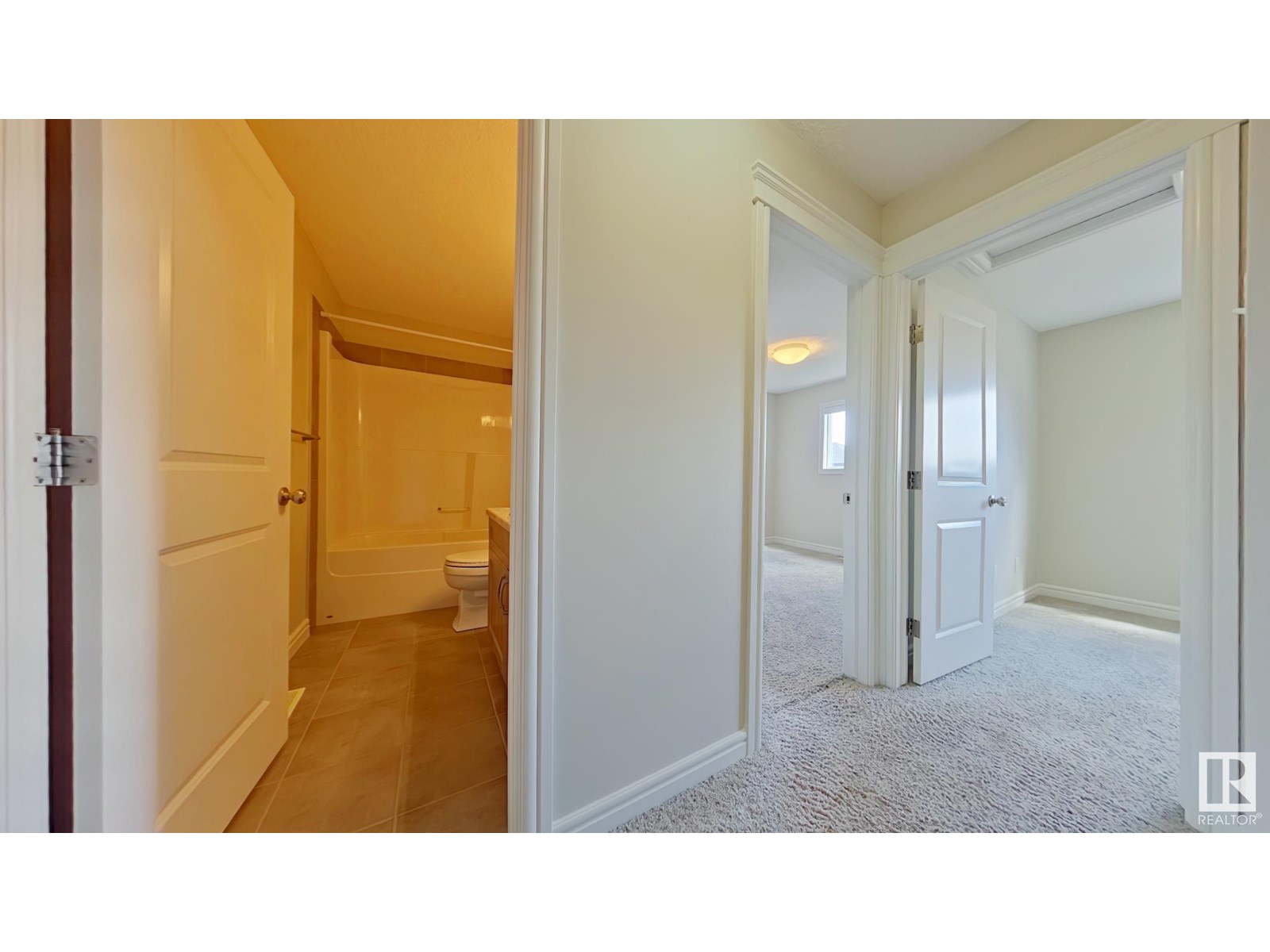 Photo 15 of 2913 15 St Nw, Edmonton AB