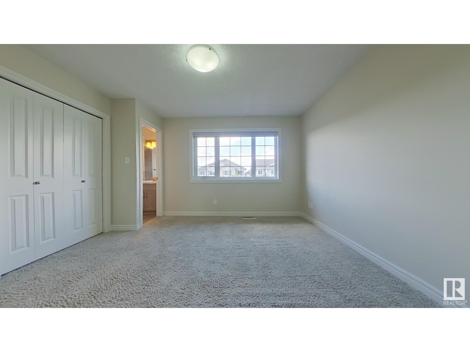 Photo 17 of 2913 15 St Nw, Edmonton AB