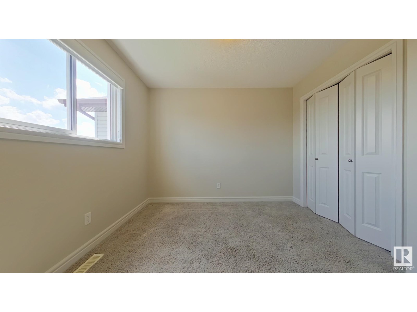 Photo 23 of 2913 15 St Nw, Edmonton AB
