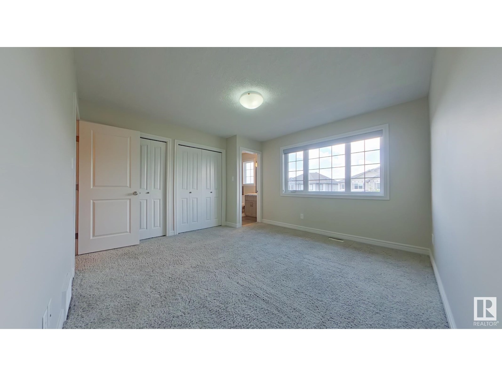 Photo 18 of 2913 15 St Nw, Edmonton AB