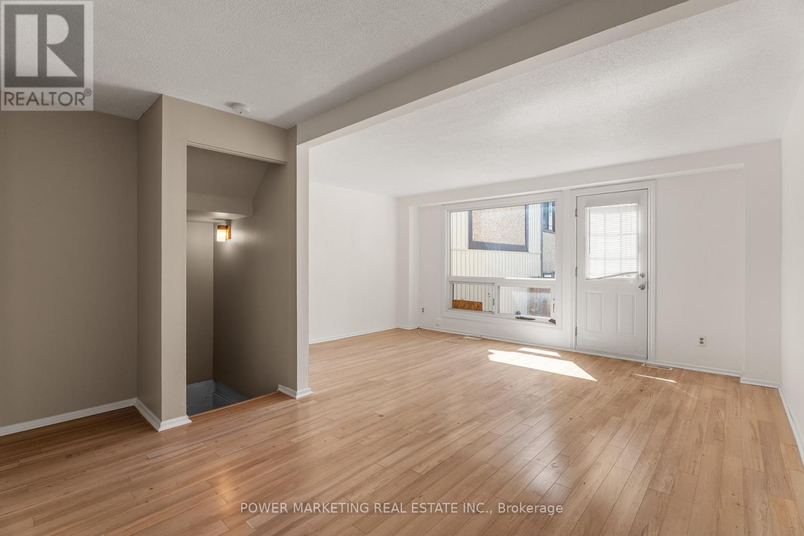 Photo 12 of 1280 Bethamy Lane, Ottawa ON