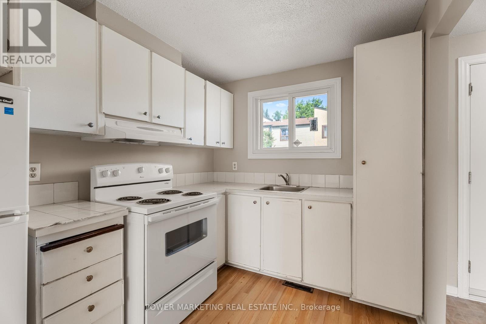 Photo 9 of 1280 Bethamy Lane, Ottawa ON