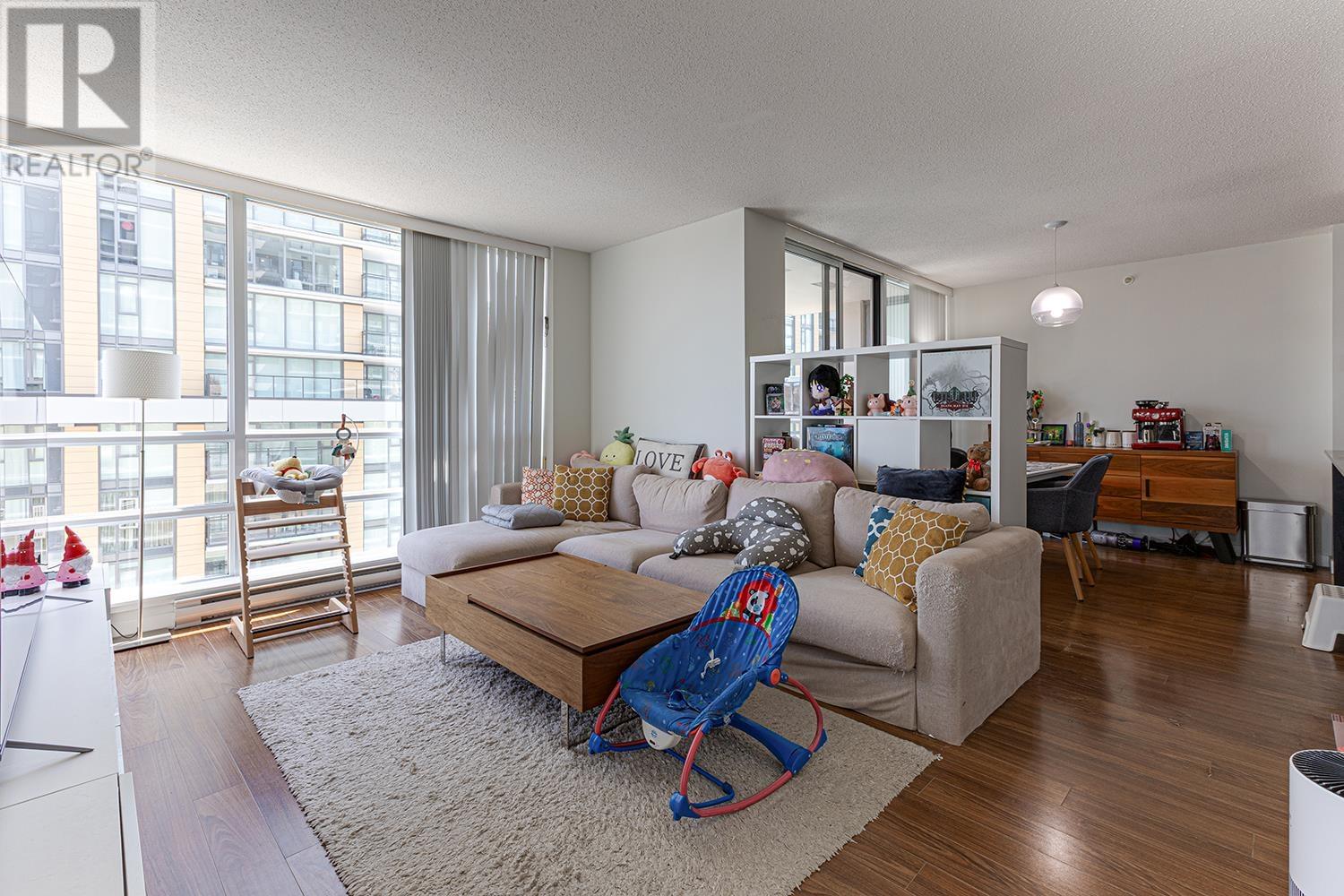 Photo 4 of 904 3111 Corvette Way, Richmond BC