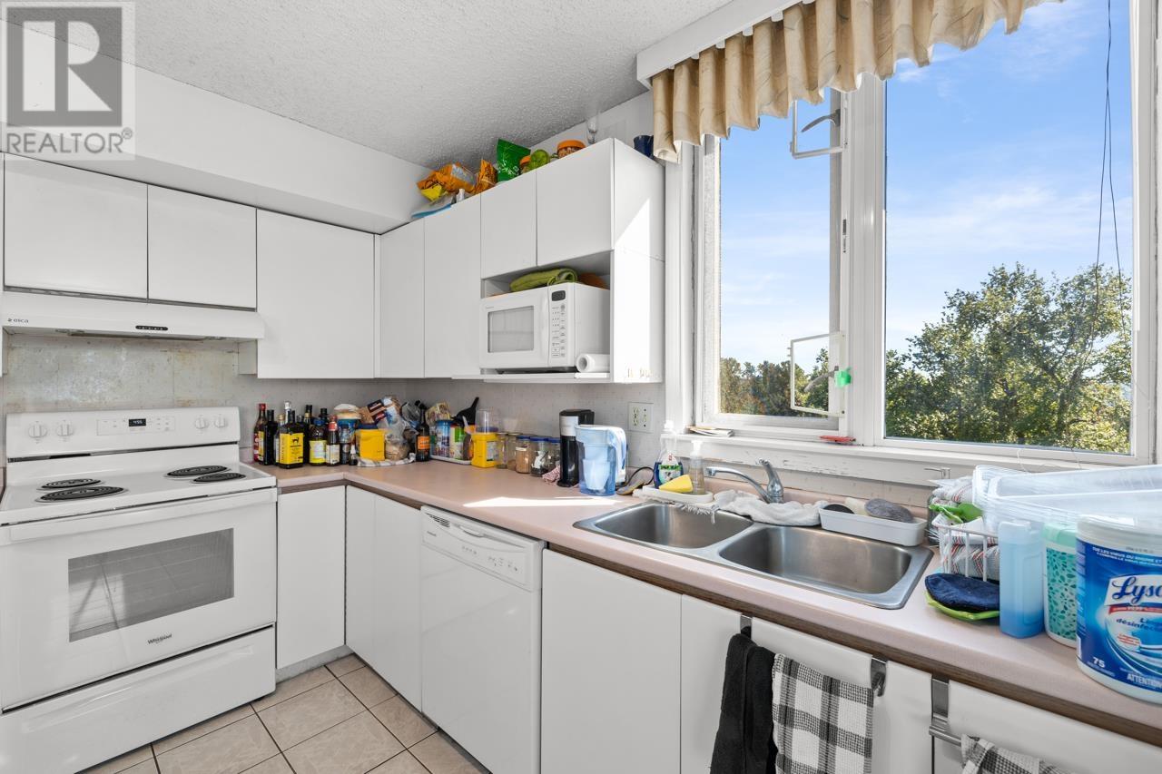 Photo 13 of 904 7321 Halifax Street, Burnaby BC
