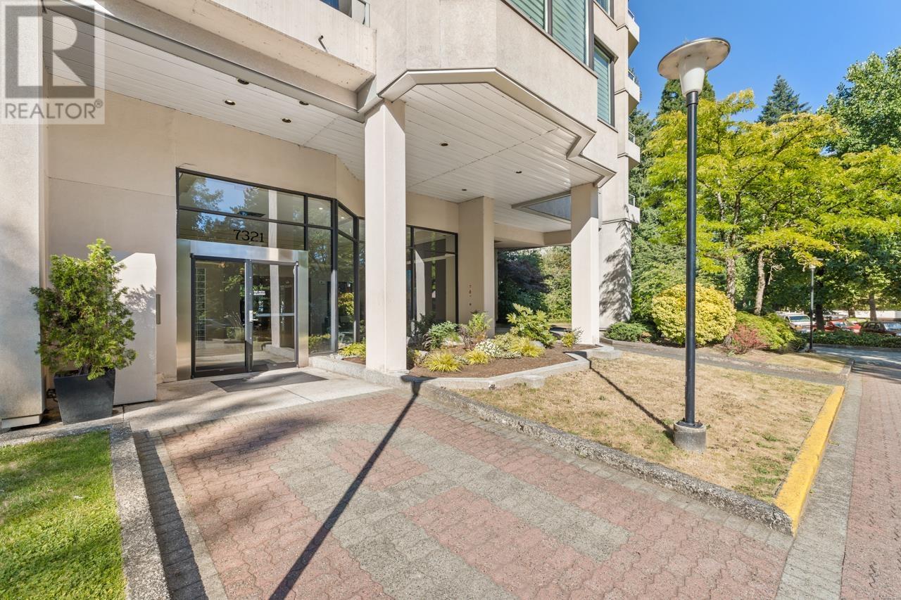 Photo 4 of 904 7321 Halifax Street, Burnaby BC