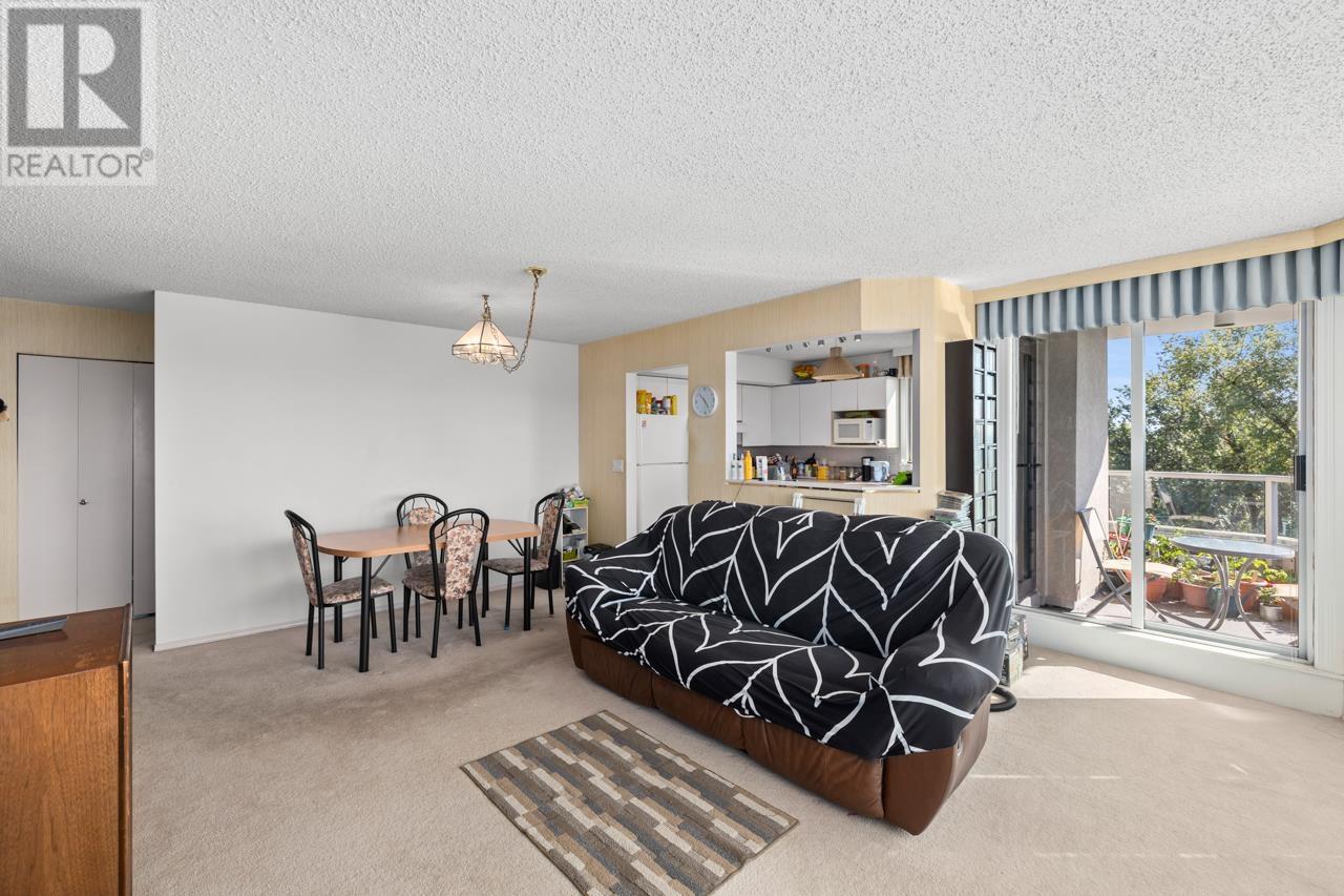 Photo 8 of 904 7321 Halifax Street, Burnaby BC