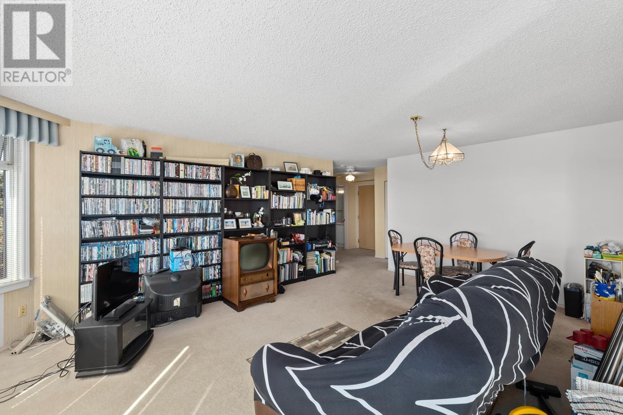 Photo 9 of 904 7321 Halifax Street, Burnaby BC