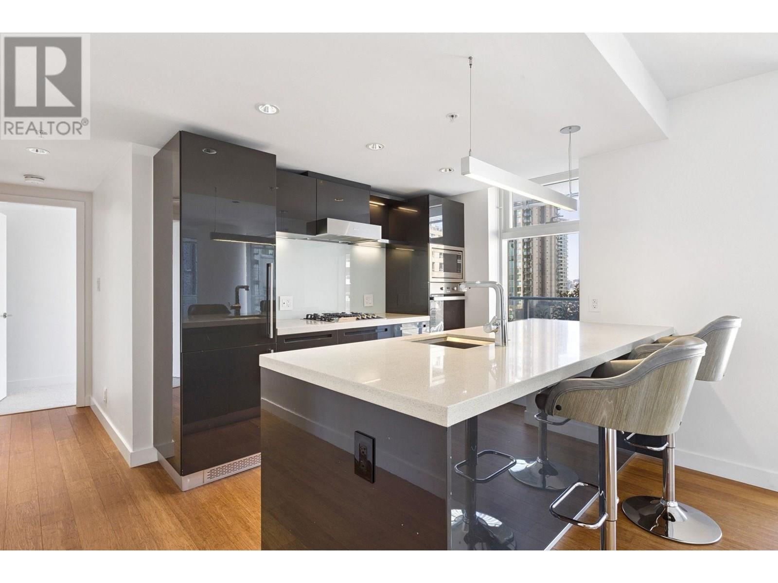 Photo 2 of 801 777 Richards Street, Vancouver BC