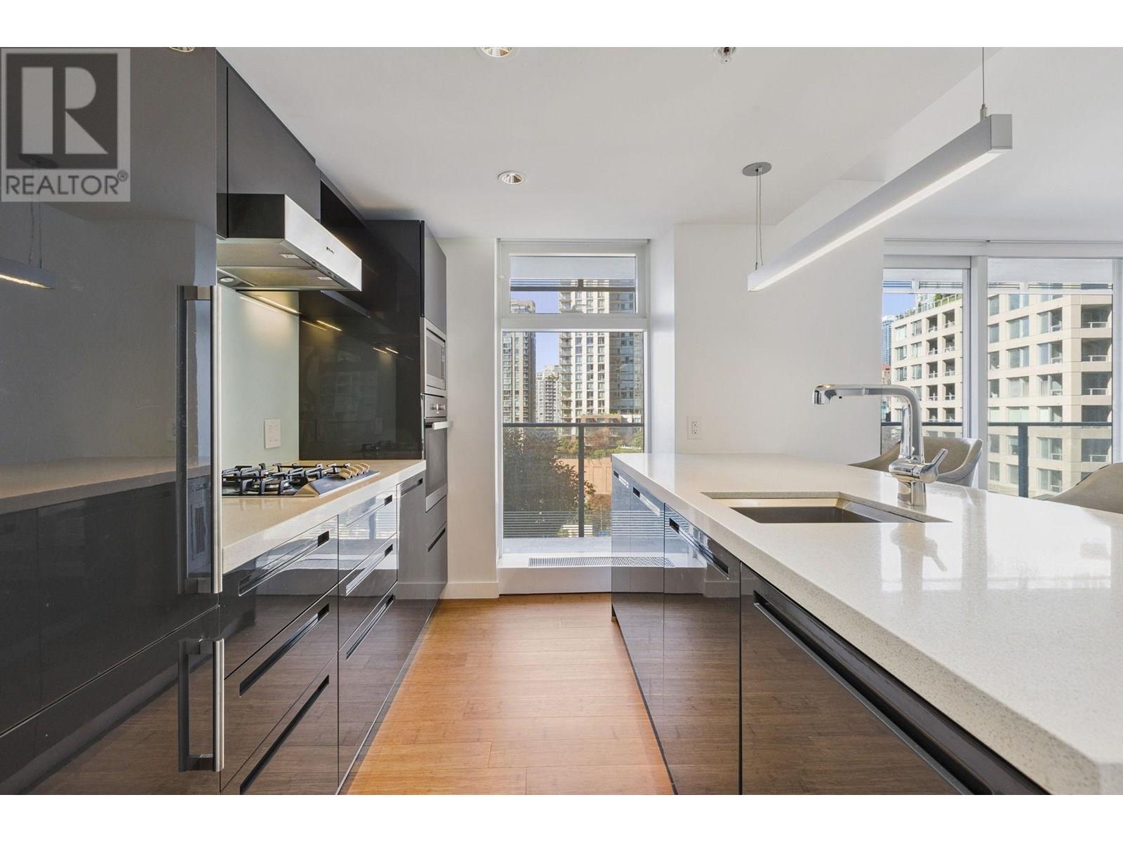 Photo 3 of 801 777 Richards Street, Vancouver BC