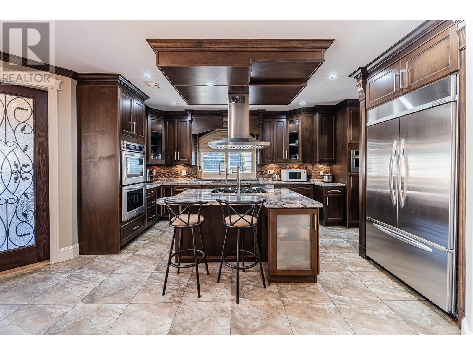 Photo 10 of 4628 Westlawn Drive, Burnaby BC
