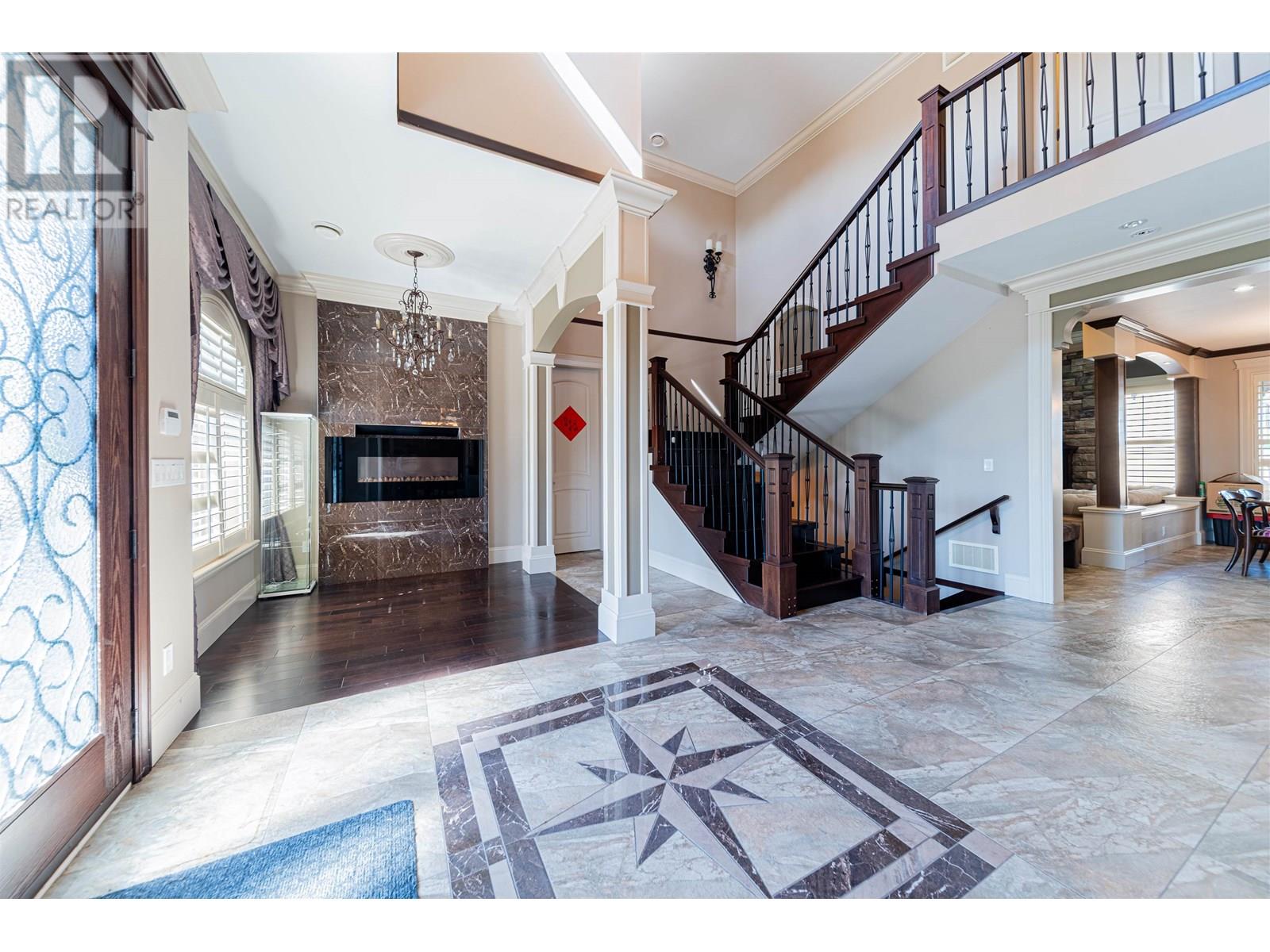 Photo 3 of 4628 Westlawn Drive, Burnaby BC
