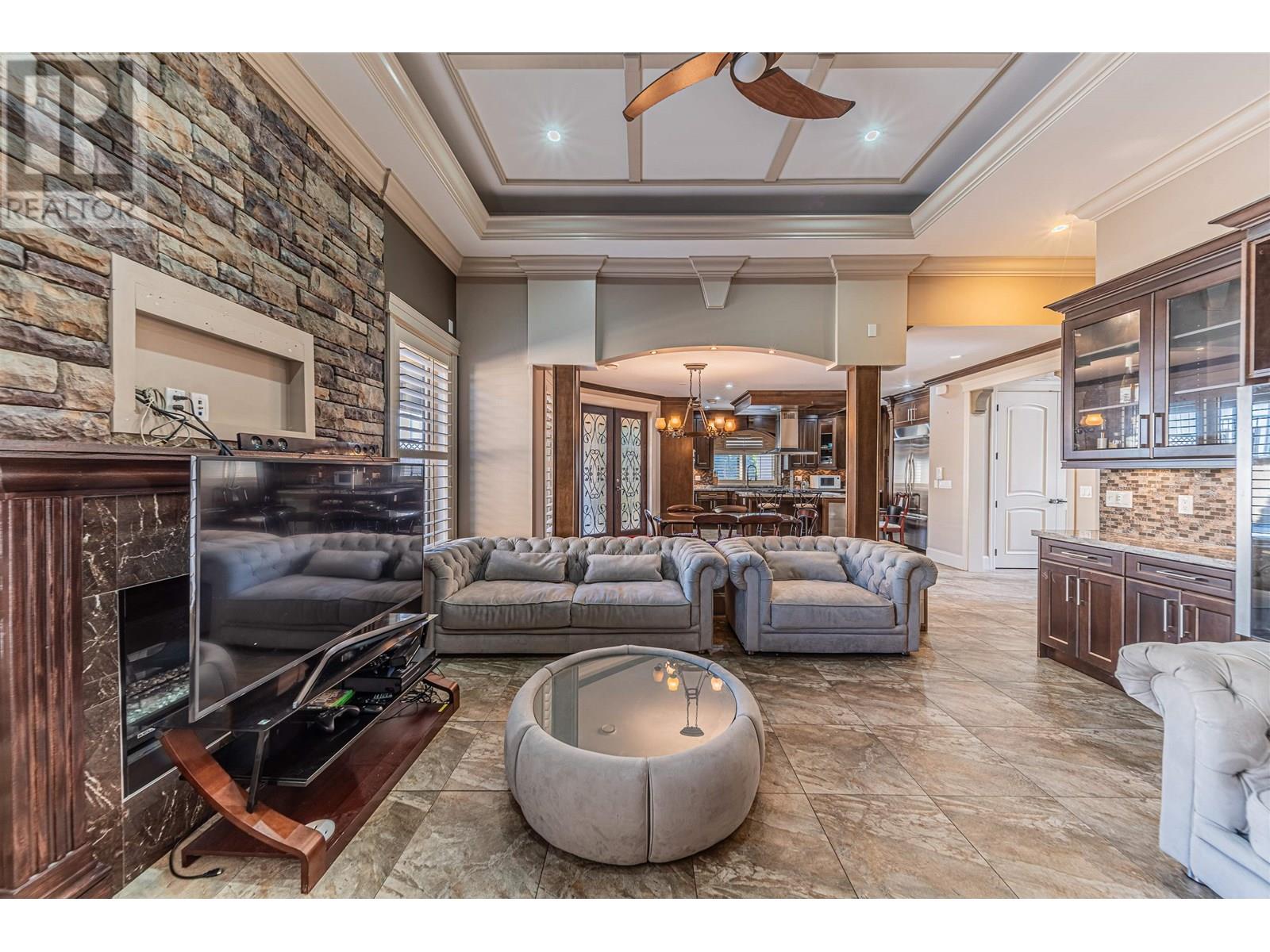 Photo 7 of 4628 Westlawn Drive, Burnaby BC