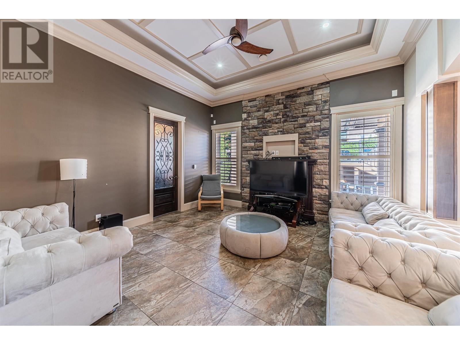 Photo 8 of 4628 Westlawn Drive, Burnaby BC
