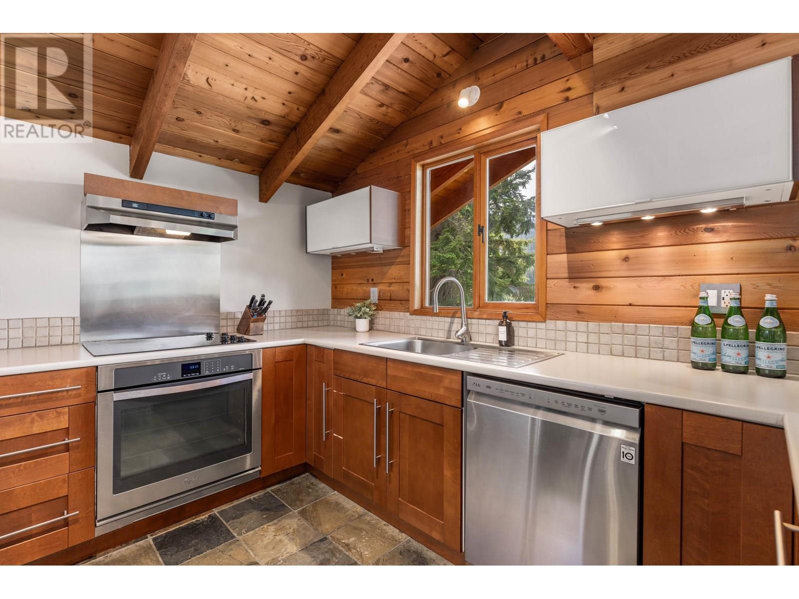 9249 LAKESHORE DRIVE, Whistler