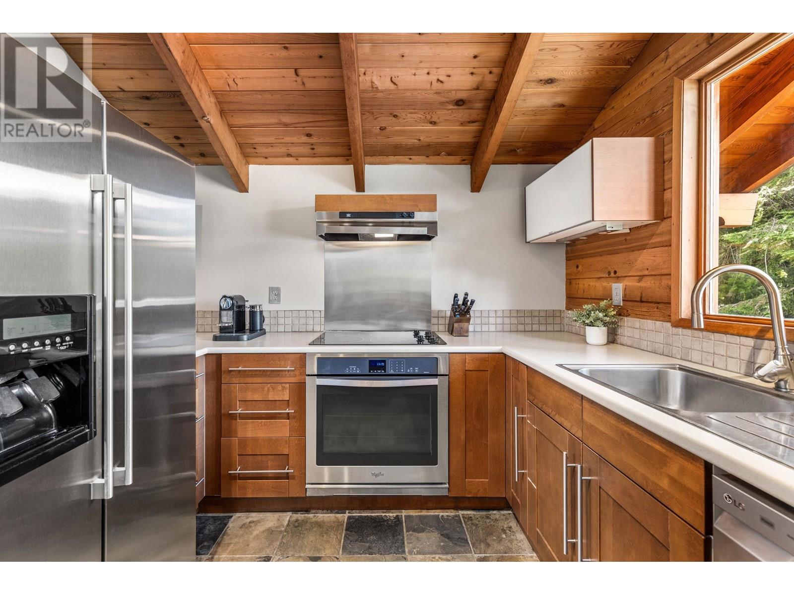 9249 LAKESHORE DRIVE, Whistler
