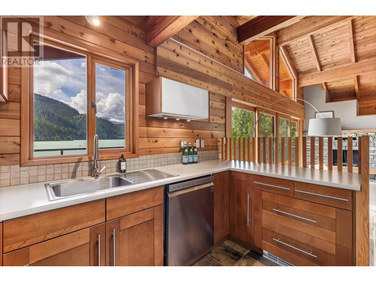 9249 LAKESHORE DRIVE, Whistler