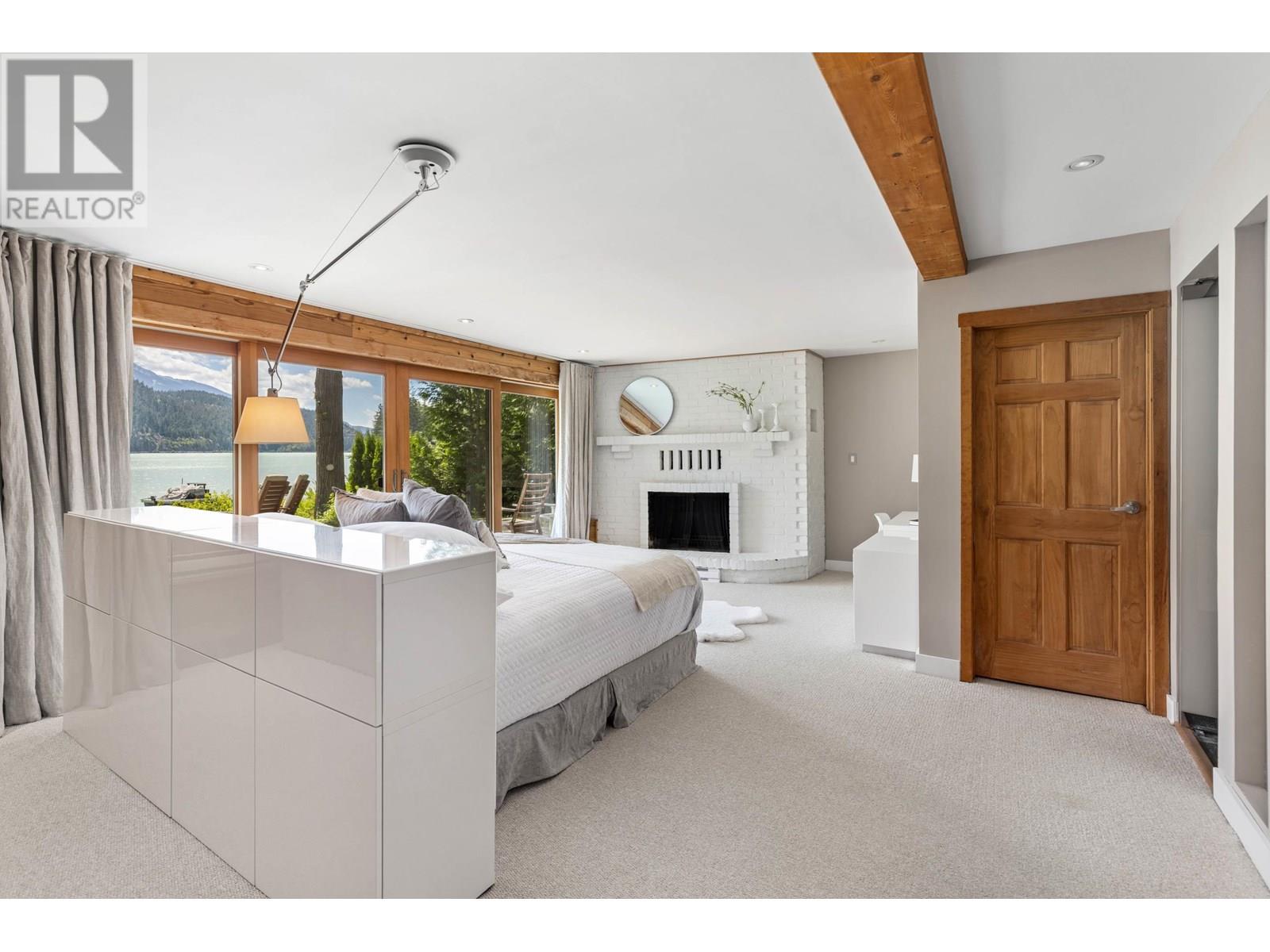9249 LAKESHORE DRIVE, Whistler