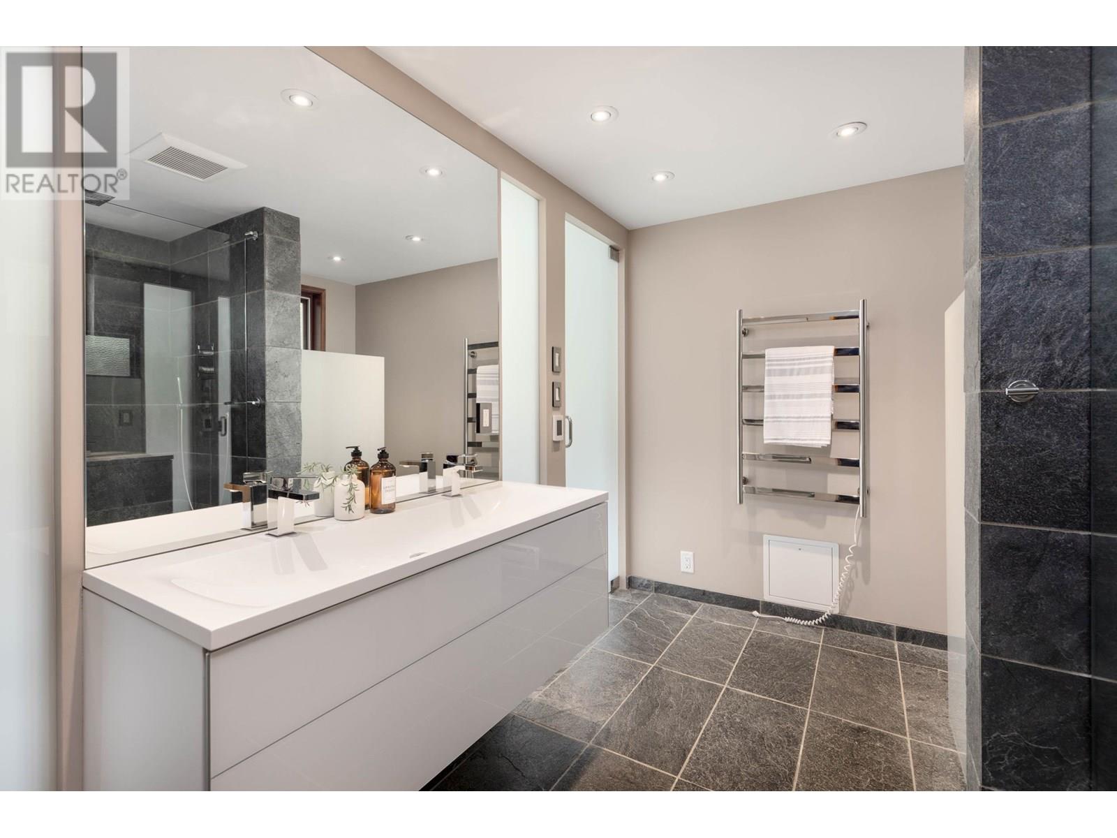 9249 LAKESHORE DRIVE, Whistler